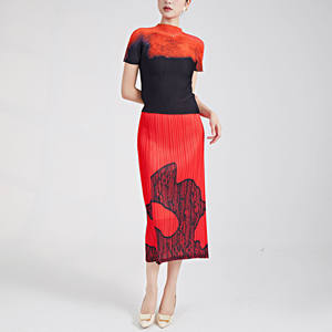 Dégradé décontracté femmes coupe ajustée à manches courtes T-Shirt plissé de haute qualité impression par transfert de chaleur écologique 100% Polyester - Product Image 4