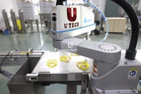 Machine automatique d'insertion de poignées pour bouteilles d'eau réglables de 2L à 10L, pour l'application de poignées sur les bouteilles en plastique d'huile alimentaire
