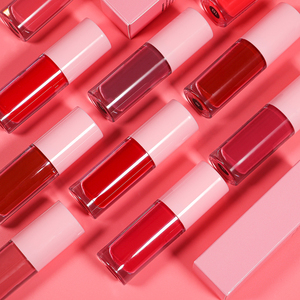 Wholesale Low MOQ Private Label Water Resistant High Pigment Soft Silky Lightweight Vegan Cruelty Free Velvet Matte Lipstick