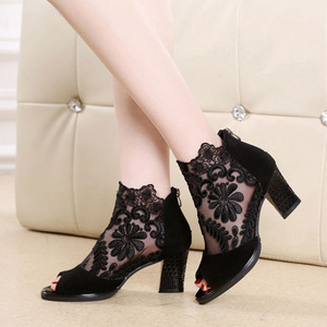 Suministro transfronterizo para eBay: Sandalias de <span class=keywords><strong>mujer</strong></span> de primavera de talla grande con tacón grueso, estilo románico, de malla, con punta abierta y cordones - Product Image 4