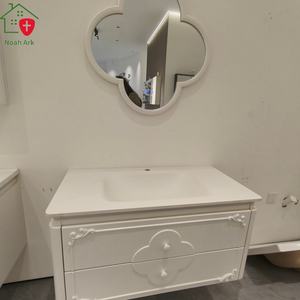 Nouvelle armoire de salle de bain blanche de style chinois avec motifs de panneaux sculptés, miroir festonné et lavabo blanc. - Product Image 6