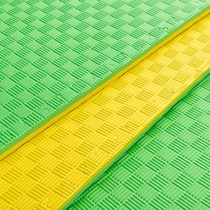 Tatami de gym Taekwondo 100*100cm, tapis de sol en mousse EVA emboîtable, 2cm, portable et imperméable, avec motif feuille et croix - Product Image 5