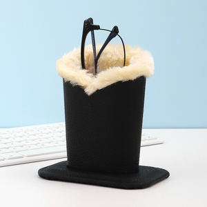 Soporte para anteojos Funda de cuero PU forrada de felpa con base magnética - Product Image 2