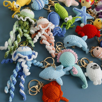 Porte-clés artisanal en crochet miniature représentant des animaux marins : crabe, requin, dauphin, poisson, étoile de mer, coquillage, breloque pour sac, pendentif, porte-clés