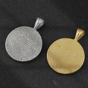 Collier Pendentif Croissant en Acier Inoxydable Style Viking Nordique Slavique Antique pour Vente en Gros - Product Image 6