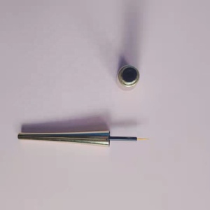 4.5ml Wadah Kosmetik Plastik Kosong Kustom Bentuk Bulat Ramping Tabung Eyeliner Transparan Lapisan Emas Kemasan Dengan Aplikator - Product Image 5