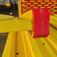 Poutre de coffrage en bois Doka Standard Heavy Duty H20, peinte en jaune, extrémités renforcées, pour projets de construction en béton commerciaux