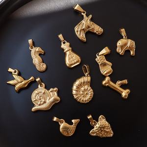 Pendentifs à la mode, collection d'animaux, accessoires en acier titane plaqué or véritable 18 carats, bijoux vintage - Product Image 1