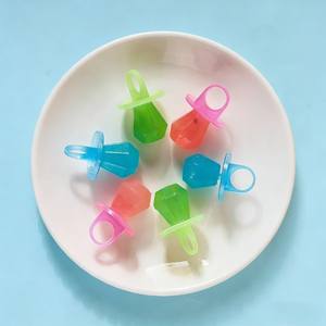 Özel Toptan Elmas Yüzük Lolipopları Çok Renkli Gökkuşağı Sert Şekerler Eğlenceli Meyve Aromalı Yüzük Şeklinde Oyuncak Şeker Tatlı Şeker - Product Image 4