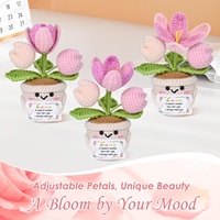 Lot de 3 Tulipes Amigurumi au Crochet Faites à la Main, Dégradé Rose Clair, Ornements en Forme de Bourgeon de Tulipe Finis en Pot, Décoration de Table pour la Maison