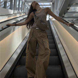 Pantaloni <span class=keywords><strong>Cargo</strong></span> da <span class=keywords><strong>Donna</strong></span> Stile Streetwear Hip Hop Chic con Tasche Multiple, Joggers Marrone Maillard, Pantaloni Parachute - Product Image 2