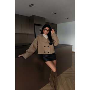 Abrigo de Cuero Marrón para Mujer, Estilo Klarris, con Forro de Piel, Doble Botonadura, Cierre con Cinturón, Largo y Elegante para Otoño e Invierno - Product Image 2