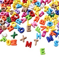 Perles de lettres colorées en acrylique à gros trous pour la fabrication de bijoux, fournitures d'artisanat DIY, fabriquées à Yiwu, design anglais