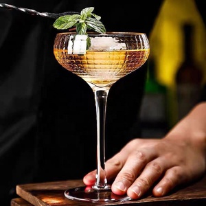 Copas de champán, <span class=keywords><strong>margarita</strong></span>, martini <span class=keywords><strong>y</strong></span> cóctel transparentes, hechas a mano, de tallo alto, con diseño acanalado, para bodas, bares <span class=keywords><strong>y</strong></span> fiestas. - Product Image 6