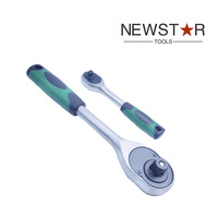 Kit d'outils de mécanicien professionnel avec clés à douilles, clés à cliquet et clés à main en acier au carbone, dans un coffret rigide