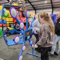 Mur d'entraînement interactif LED tactile en PVC solide IPS pour athlètes, usage intérieur/extérieur, fitness, aires de jeux et salles d'arcades