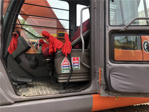 Excavatrice sur chenilles d'occasion Hitachi ZX210 du Japon, Hitachi Zaxis 210, pelle de 21 tonnes, faible nombre d'heures de travail - Product Image 6