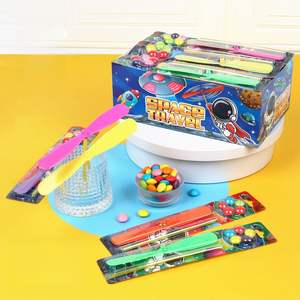 Vente en gros Jouet libellule en bambou pour enfants Bonbons Gummy Roll Ceintures aigres aux fruits Rouleau de bonbons - Product Image 3