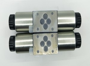 Vanne directionnelle 4 voies Rexroth R900561288 4WE6J6X/EG24N9K4 avec électrovanne à broches humides DC ou AC - Product Image 2