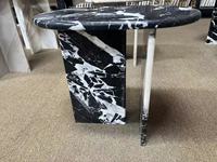 Dalles de marbre blanc et noir Caracata italien haut de gamme, personnalisation de bases de table en marbre et de tables d'appoint