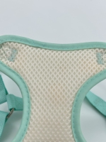 Laisse pour chien Wanjia, durable, respirante, douce, à motif de dessin animé, rembourrée, double couche, en maille, non toxique, avec cloche, réglable, anti-évasion