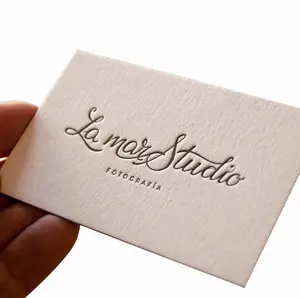 Papel artístico personalizado impermeable de 600GSM, lámina dorada en relieve, tarjeta de negocios grabada