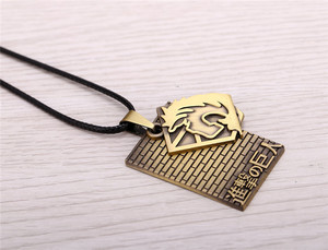 4 Gaya Anime Jepang <span class=keywords><strong>Attack</strong></span> On <span class=keywords><strong>Titan</strong></span> Kalung Logam dengan Dua Liontin - Product Image 4