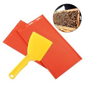 Molde <span class=keywords><strong>de</strong></span> silicona para cera <span class=keywords><strong>de</strong></span> <span class=keywords><strong>abejas</strong></span> con pala para miel, molde flexible para prensar cera <span class=keywords><strong>de</strong></span> <span class=keywords><strong>abejas</strong></span>, suministros duraderos para apicultores hechos a mano - Product Image 1