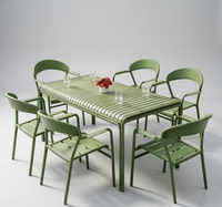 Table et chaises de salle à manger en alliage d'aluminium pour l'extérieur, style nordique moderne, créatif, durable, résistant aux UV, imperméable et anti-soleil.
