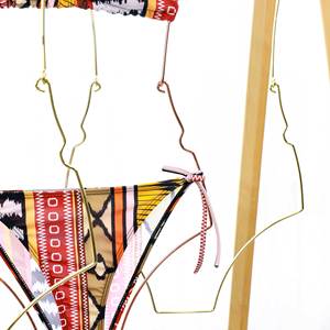 <span class=keywords><strong>Bikini</strong></span> de alambre de metal antideslizante, ropa de baño para ahorrar espacio, perchas para traje de baño para niñas, perchas plegables para <span class=keywords><strong>bikini</strong></span> con forma de cuerpo - Product Image 5