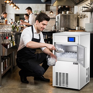 Machine à glaçons semi-lunaires qui fait fondre lentement et n'assaisonne pas rapidement les boissons. <span class=keywords><strong>Il</strong></span> est largement utilisé dans les salons de thé et les cafés - Product Image 4