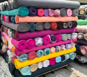 <span class=keywords><strong>100</strong></span>% <span class=keywords><strong>Polyester</strong></span> Oxford Vải PVC lớp phủ chống tĩnh 600D sợi đếm không thấm nước Trọng lượng trung bình stocklot cho xe ô tô may mặc lều - Product Image 2