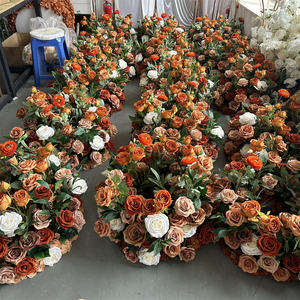 Guirlande de fleurs GreenLife aux couleurs de l'automne, base de candélabre pour centre de table de mariage - Product Image 6