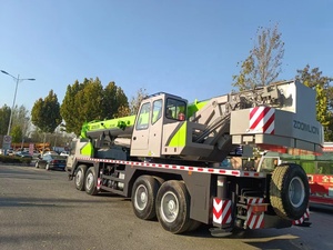 รถเครนไฮดรอลิกเคลื่อนที่แบบติดตั้งบนรถบรรทุก ยี่ห้อ Zoomlion ขนาด 100 ตัน รุ่นปี 2020 พร้อมมอเตอร์ เกียร์ ปั๊ม ความสูงยก 60 เมตร สภาพดี ขาย - Product Image 4