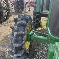 Tractor John Deere de 95 HP con Tracción en las 4 Ruedas, Usado, para Agricultura y Jardinería, Motor Diésel de 4 Cilindros, Caja de Cambios, Implementos, 4800 kg, 500-1500
