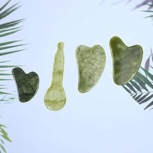 Juego de <span class=keywords><strong>jade</strong></span> verde Gua Sha, masajeador Facial de piedra Natural suave, raspador, herramienta de masaje todo en uno para la relajación del cuerpo, la cara y el cuello - Product Image 2