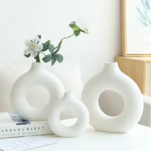 Home Decor Farmhouse Unique Modern Nordic Elegant White Round Flower Ceramic Vases With Free Sample