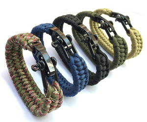 Extra Grueso para Pulsera de Paracord para Hombres Acero Inoxidable Negro Arco Grillete Trilobite Diseño para Escalada y Tours - Product Image 1