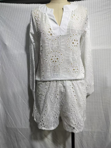 GX2443 Mode Frühling Sommer Lady Street Wear Boutique Langarm V-Ausschnitt Hohl Durchsichtiges Oberteil und Shorts 2-teiliges Set Damen - Product Image 2