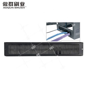 Câble Pass-Through Wire Manager Brush Strip - Product Image 3