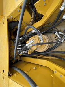 Excavadora sobre orugas Caterpillar 336GC usada, 36 toneladas, modelo 2023, motor Cummins, engranaje de caja de cambios, buen estado, segunda mano - Product Image 4