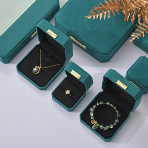 Wholesale packaging for jewelry and <b>gifts</b>: jewelry <b>boxes</b>, pearl necklace sets, luxury velvet sets, <b>earrings</b>, bracelets, - Product Image 3