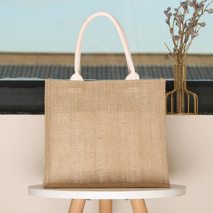 Sac fourre-tout en jute écologique avec logo personnalisé, réutilisable pour les courses, les demoiselles d'honneur, les mariages, la plage et l'usage quotidien - Product Image 5