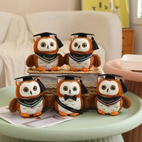 Peluche personnalisée mignonne et douce en forme de hibou avec toque de doctorat pour camarades de classe