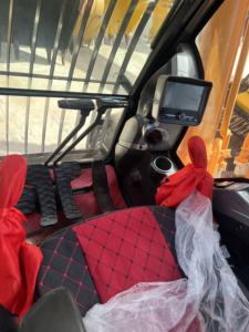 Excavatrice sur chenilles d'occasion HYUNDAI 305LC-9T 30 tonnes, pelle hydraulique d'occasion 215-9 225VS en stock à vendre - Product Image 4