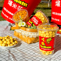 Popcorn sucré cuit au four, sans gluten, riche en protéines, en emballage en baril. Échantillons gratuits disponibles