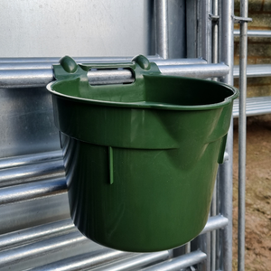 Mangeoire suspendue en plastique de 8 L pour <span class=keywords><strong>chevaux</strong></span>, utilisation en extérieur - Product Image 4