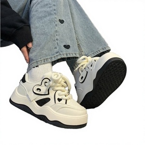 Chaussures décontractées sportives pour femmes 2026, semelle épaisse, multifonctionnelles, à semelle plate, fermeture à lacets, doublure en polaire, chaussures épaisses pour femmes - Product Image 4