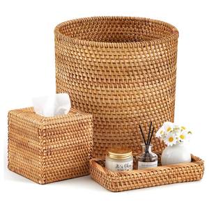 Juego de 3 Accesorios de Baño de Ratán, Decoración Tejida a Mano para el Hogar, Cesto para Papel, Caja de Pañuelos Cuadrada y Cesta de Almacenamiento - Product Image 1