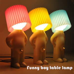 Lampe de table créative un peu timide, petites veilleuses, lampe de bureau Mr.P Shy Boy, veilleuses amusantes pour garçon coquin - Product Image 1